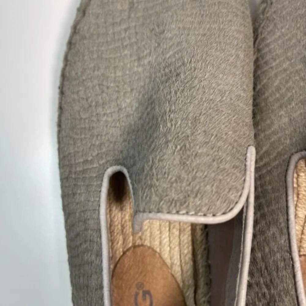 UGG Gray Leather‎ Espadrille Flats Womens Size 7 Calf Hair Beige Slip-On 1007150